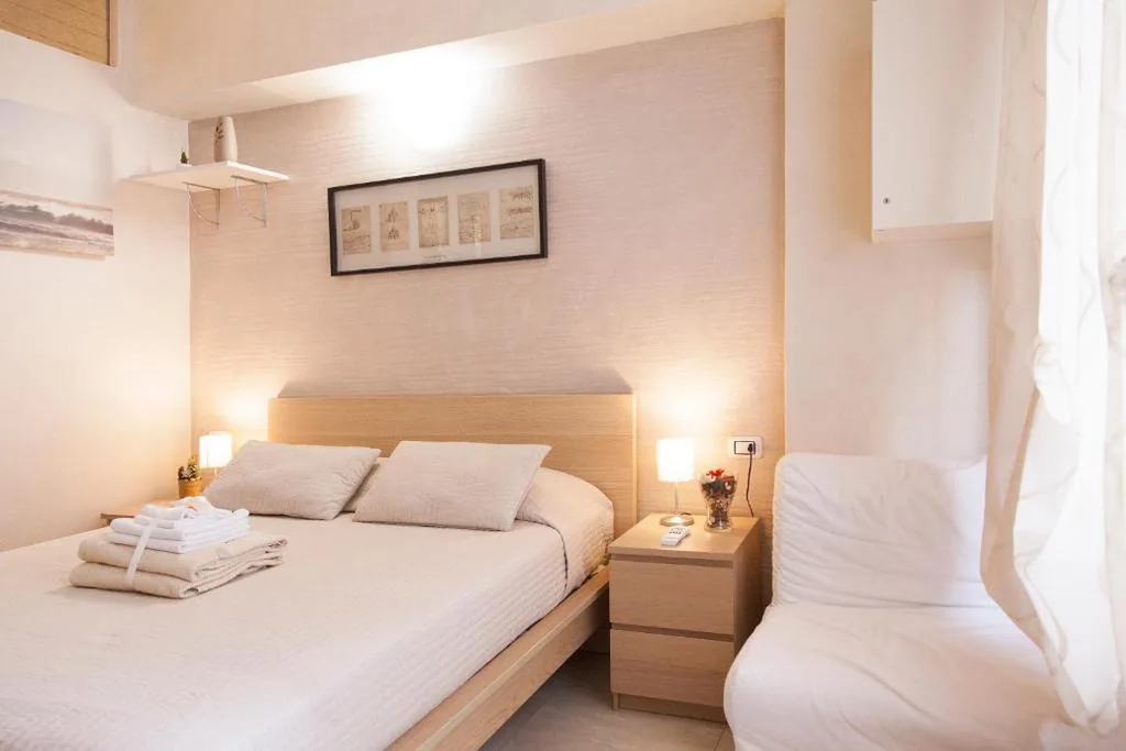 Suite Deluxe con Vasca Idromassaggio — Gold House