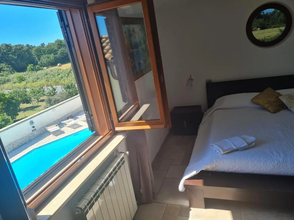 Deluxe Suite with Hot Tub — Luxury B&B Resort
