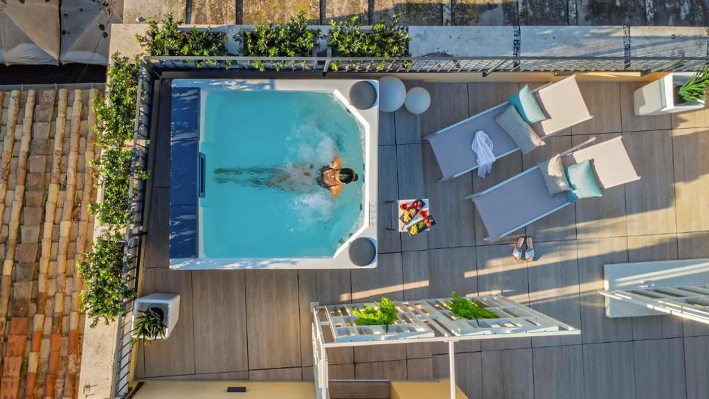 Suite Deluxe con Vasca Idromassaggio — Navona Sky Palace