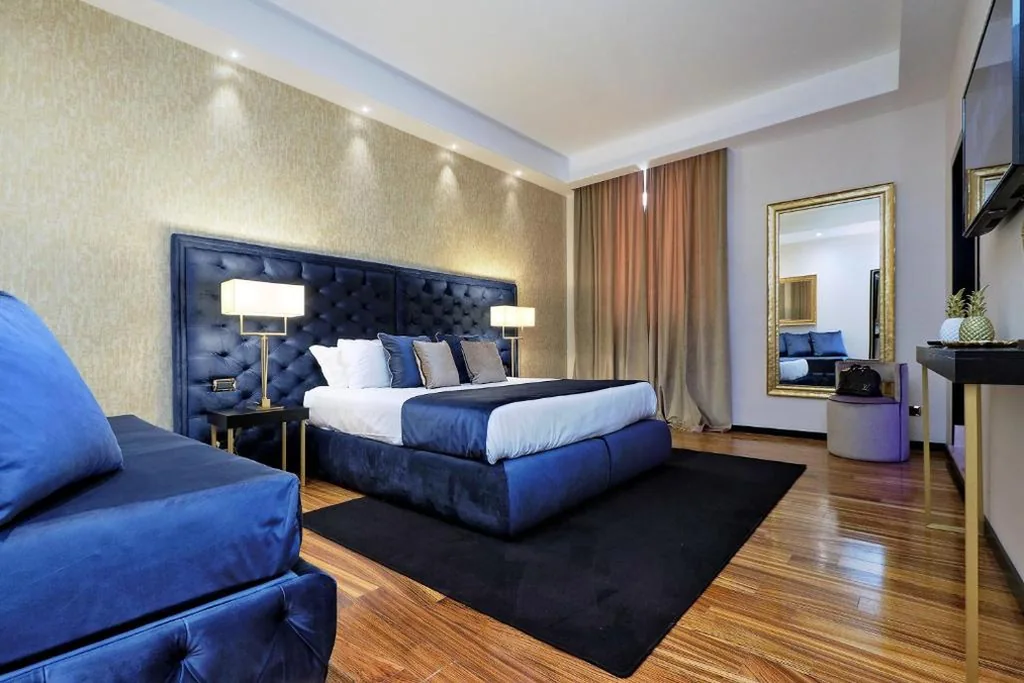 Deluxe Suite with Whirlpool Bathtub — Spanish Diamond Luxury Suites & Jacuzzi
