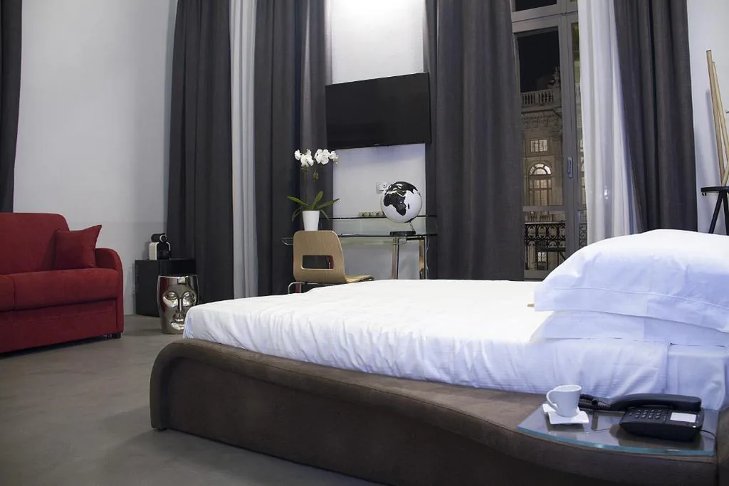 Deluxe Suite with View — Piazza Castello Suite