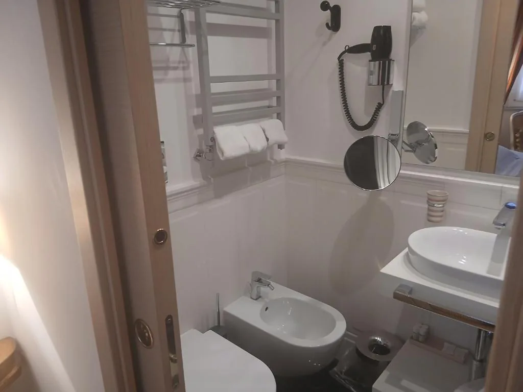 Suite Deluxe — Excellent Trinity Rooms