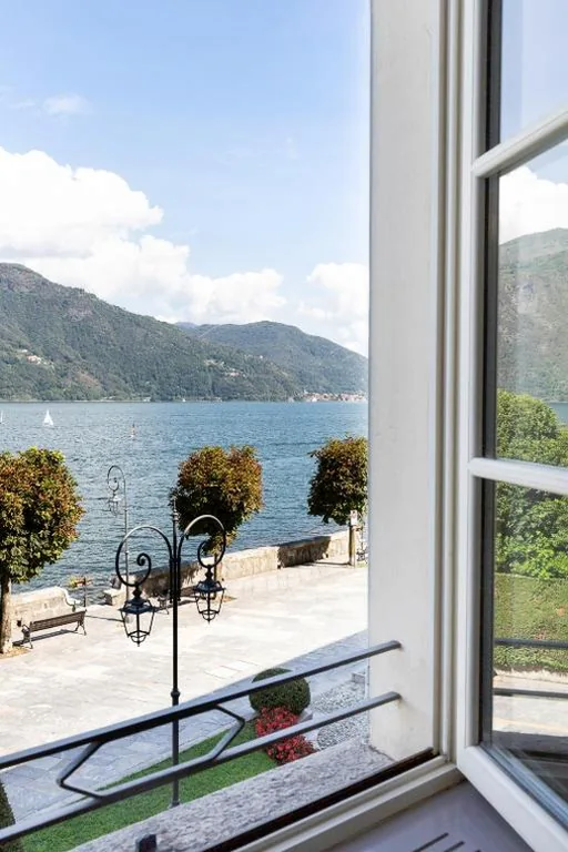 Deluxe Suite — Hotel Cannobio