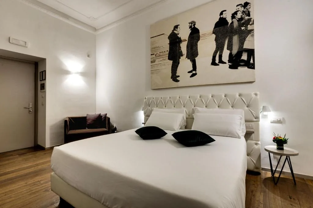 Suite di Lusso con Cascata — V Collection Piazza Farnese Luxury Suites