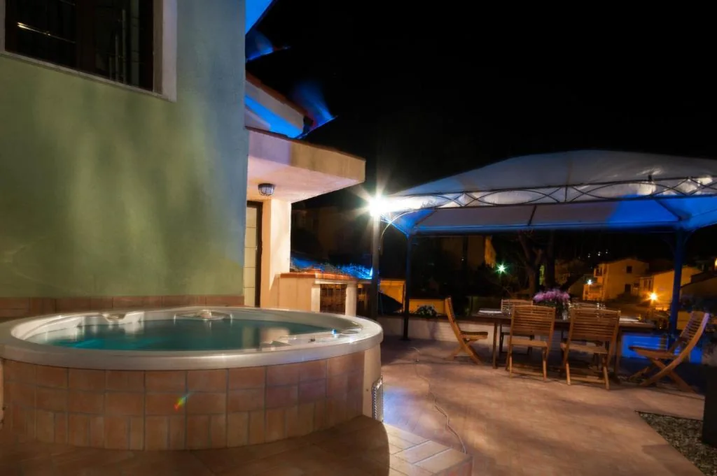 Executive Suite — Bike Resort Overland