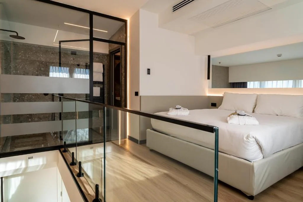 Executive Suite with Double Bed and Sofa Bed — Mercure Leonardo da Vinci Rome Airport