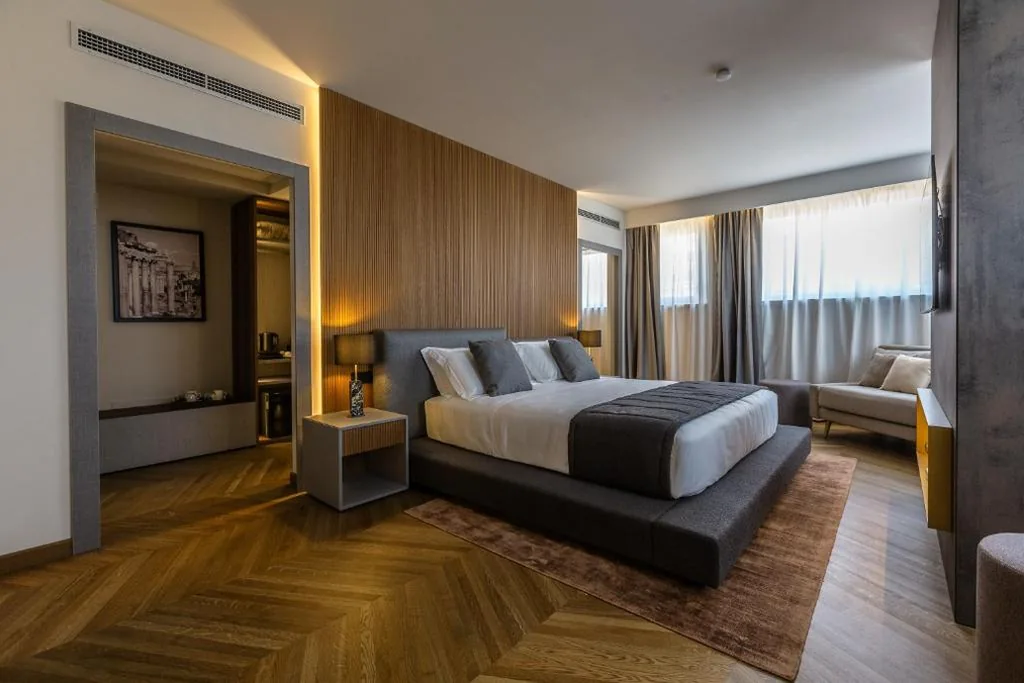 Executive Suite — Fontart Tritone