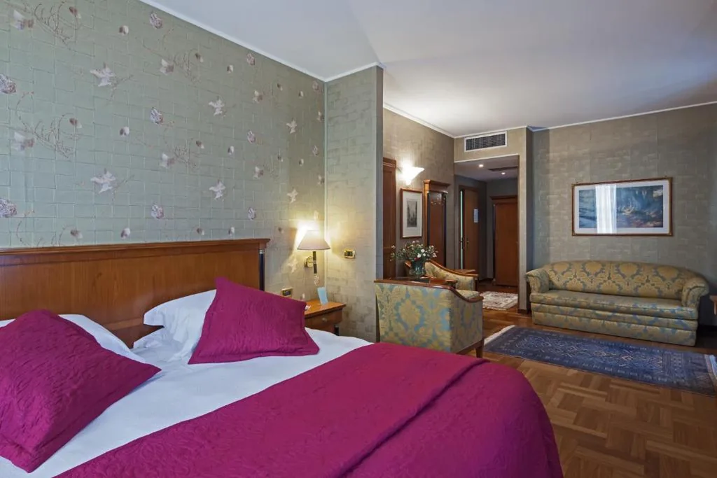Suite Familiare con 2 Camere da Letto — Hotel Palazzo Lovera