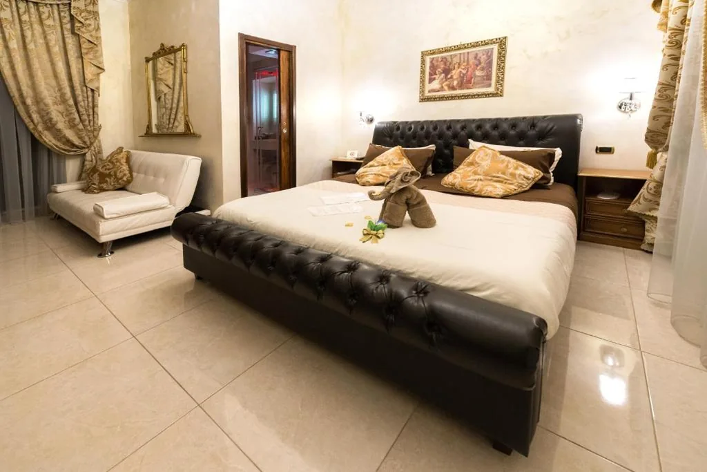 Suite Familiare con Balcone — B&B Roma Royal Residence