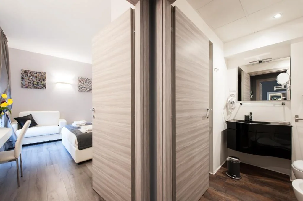 Family Suite with Balcony — Brunelleschi Holidays Hostel