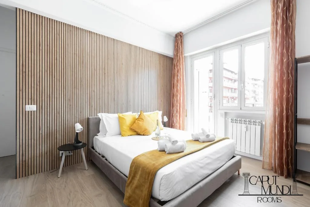 Suite Familiare con Balcone — Caput Mundi Rooms – 100mt to Metro A, Terrace, A-C, 15 min to center