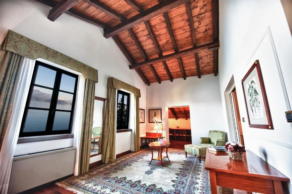 Suite Familiare con Vista Lago — Relais Casali della Cisterna