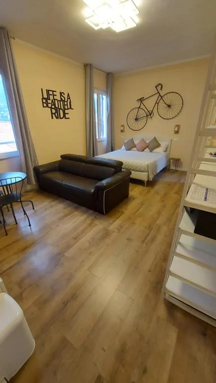 Deluxe Family Suite — Glam Resort Luxury Lorenzo