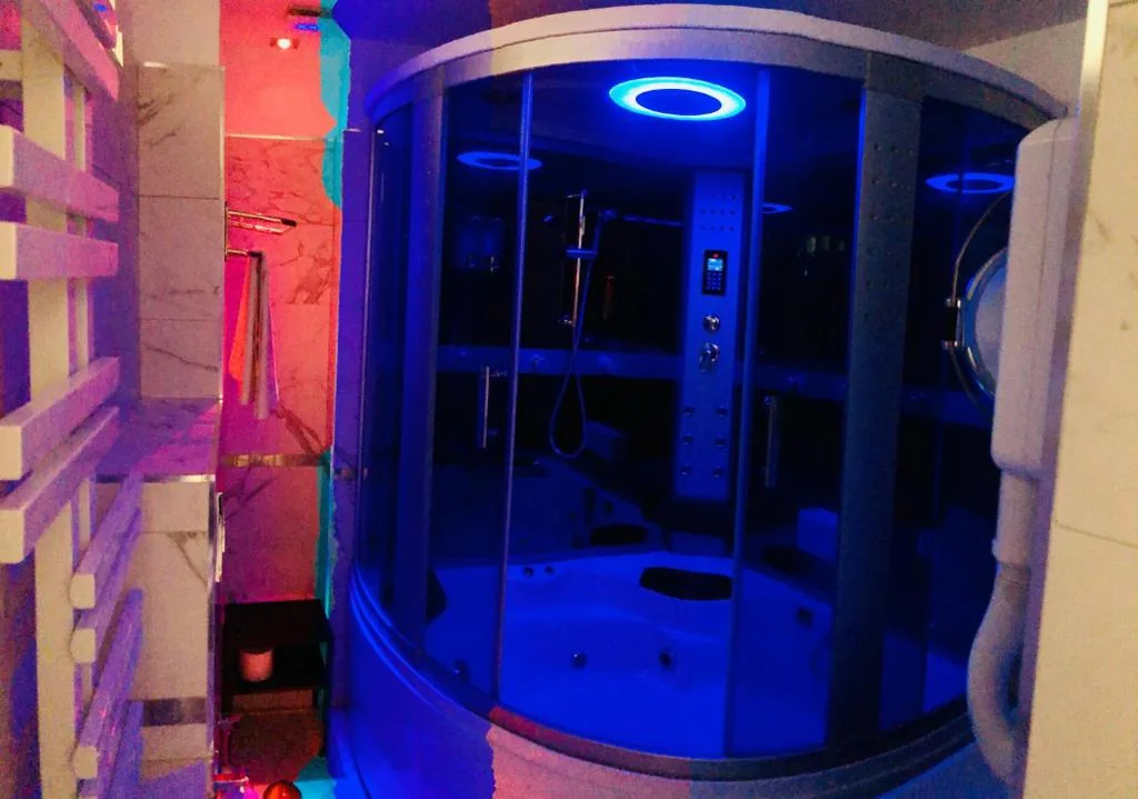 Suite Familiare Deluxe — parisa suite