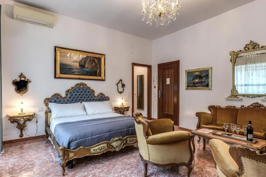 Deluxe Family Suite — Villa Alberici