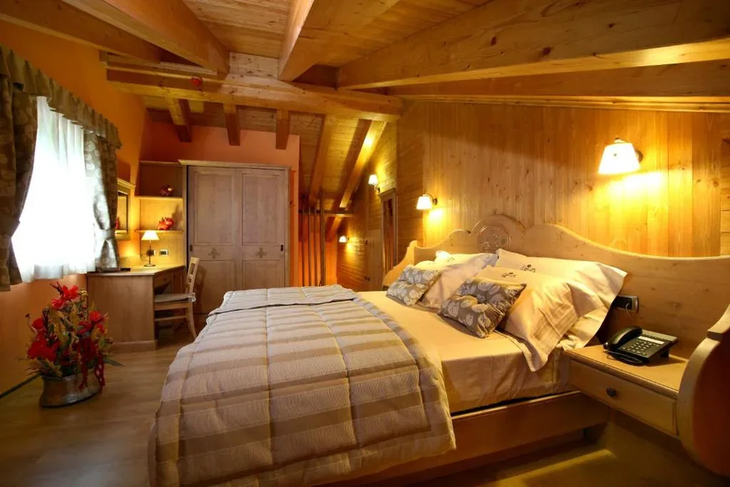 Suite Familiare su 2 Livelli (2 Adulti + 2 Bambini) — Hotel Boton D’Or & Wellness a La Thuile