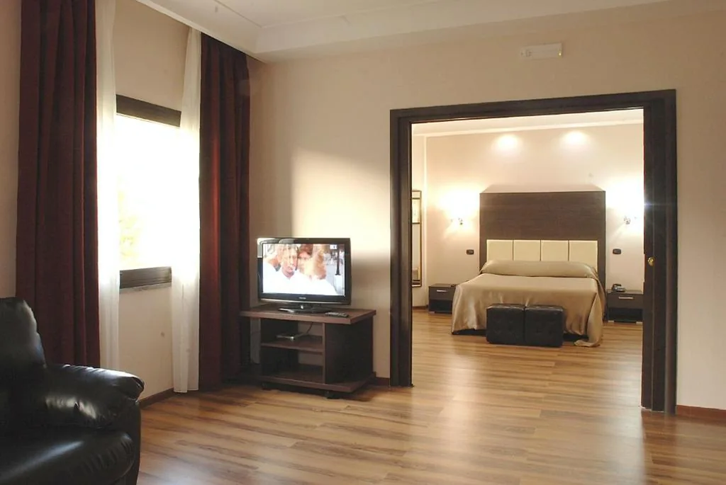 Suite — Forum Palace Hotel