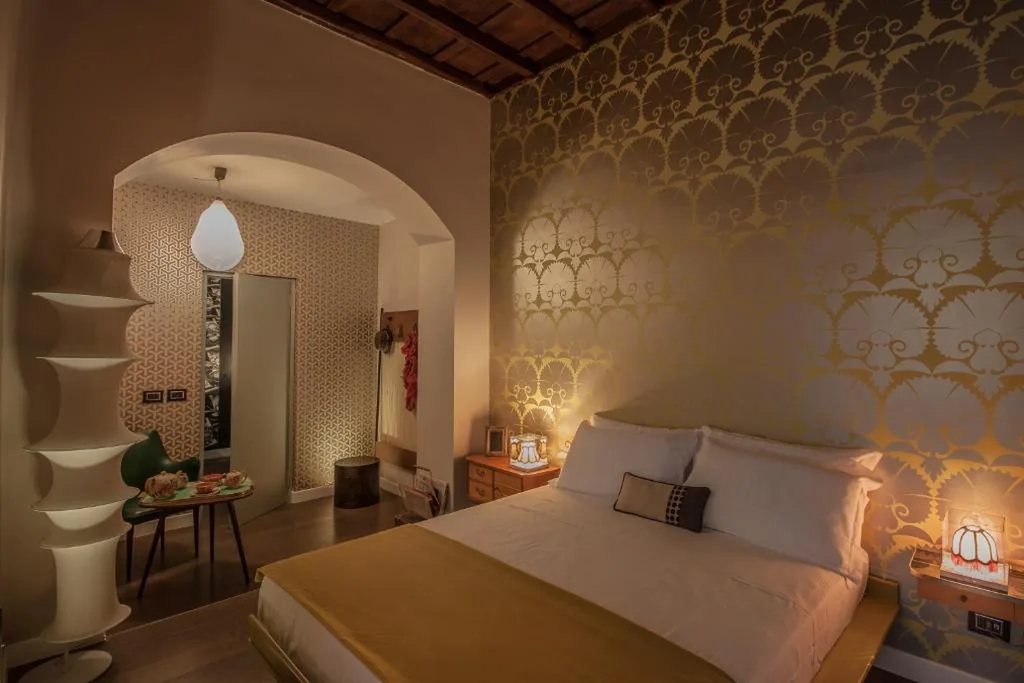 Suite — Frattina 57