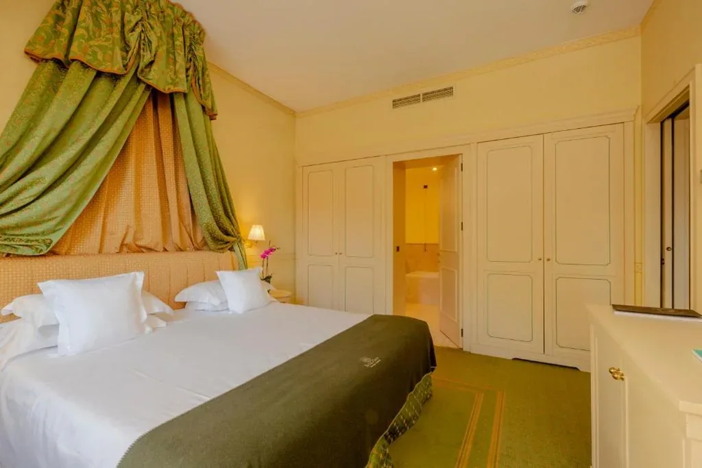 Suite — Grand Hotel Royal E Golf