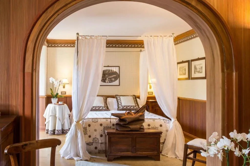 Suite — Hotel Hermitage Relais & Châteaux