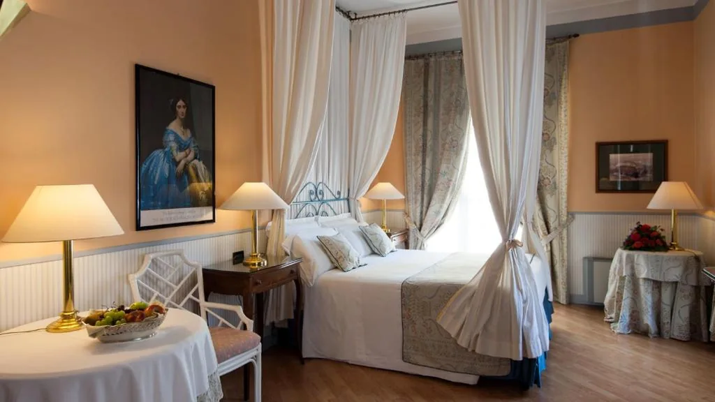 Suite — Hotel Victoria & Iside Spa