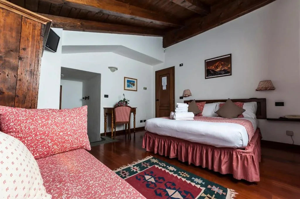 Junior Suite with Mountain View — Hotel Baita Cretaz