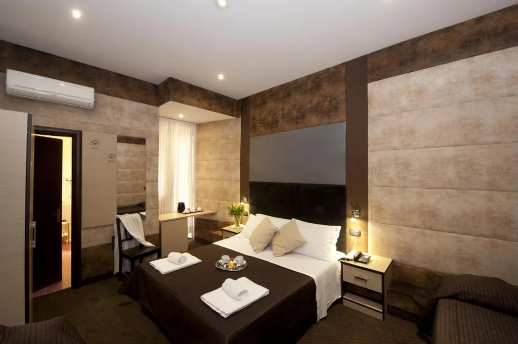Suite King with Balcony — Blue Suite Vatican Guesthouse