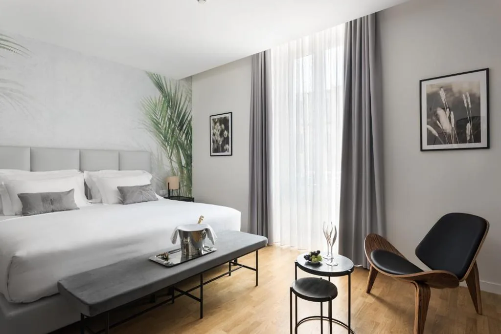 Suite King con Vasca Idromassaggio — AT FORTY-ONE