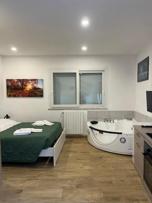 Suite King con Vasca Idromassaggio — EKOTEL