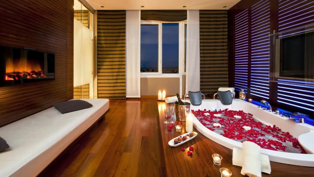 King Suite with Hydromassage Tub — Hotel Roma Aurelia Antica