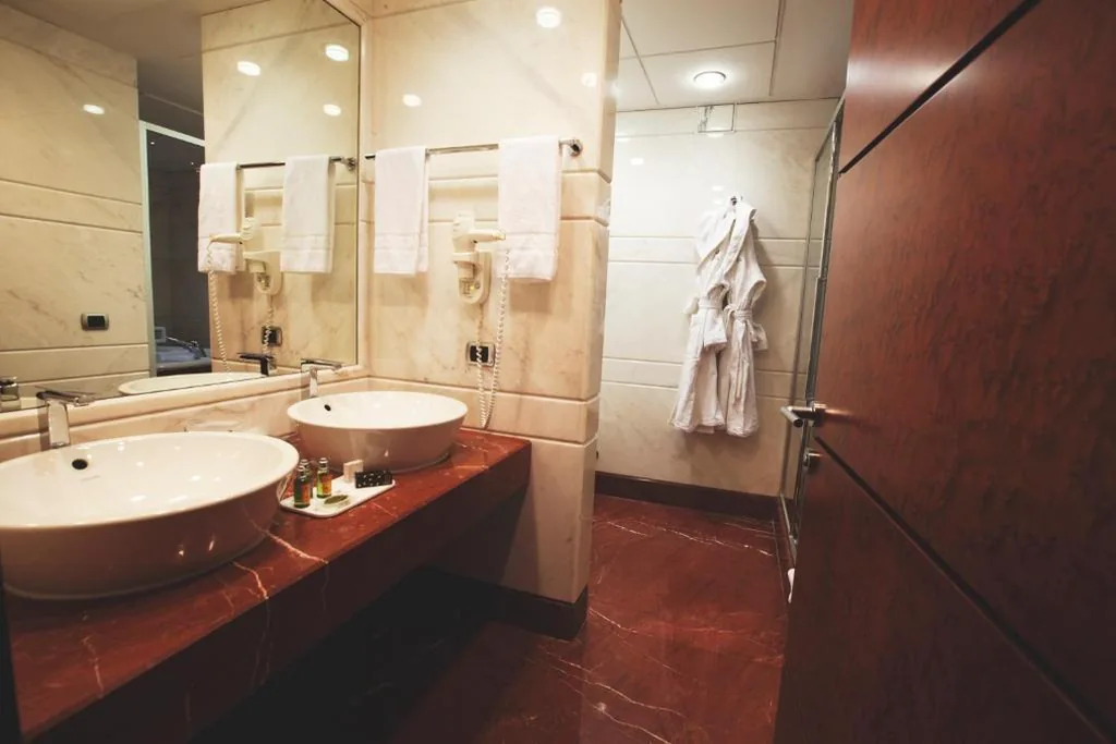 Suite King con Vasca Idromassaggio — Papillo Hotels & Resorts Roma