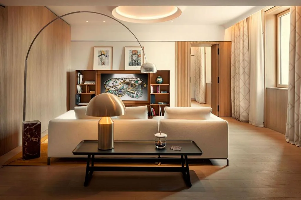 King Deluxe Suite with 1 Bedroom and City View — Bvlgari Hotel Roma