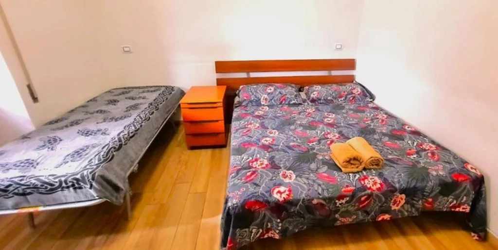 Deluxe King Suite — Cozy Rooms Rome