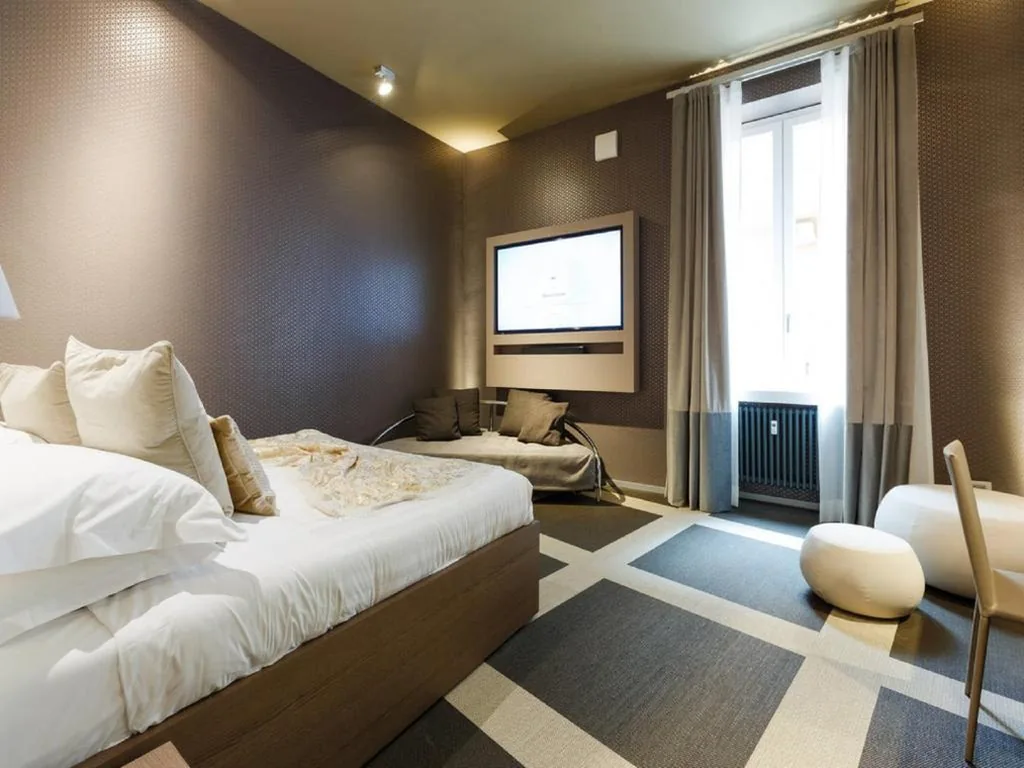 King Suite — Private Luxury Suites