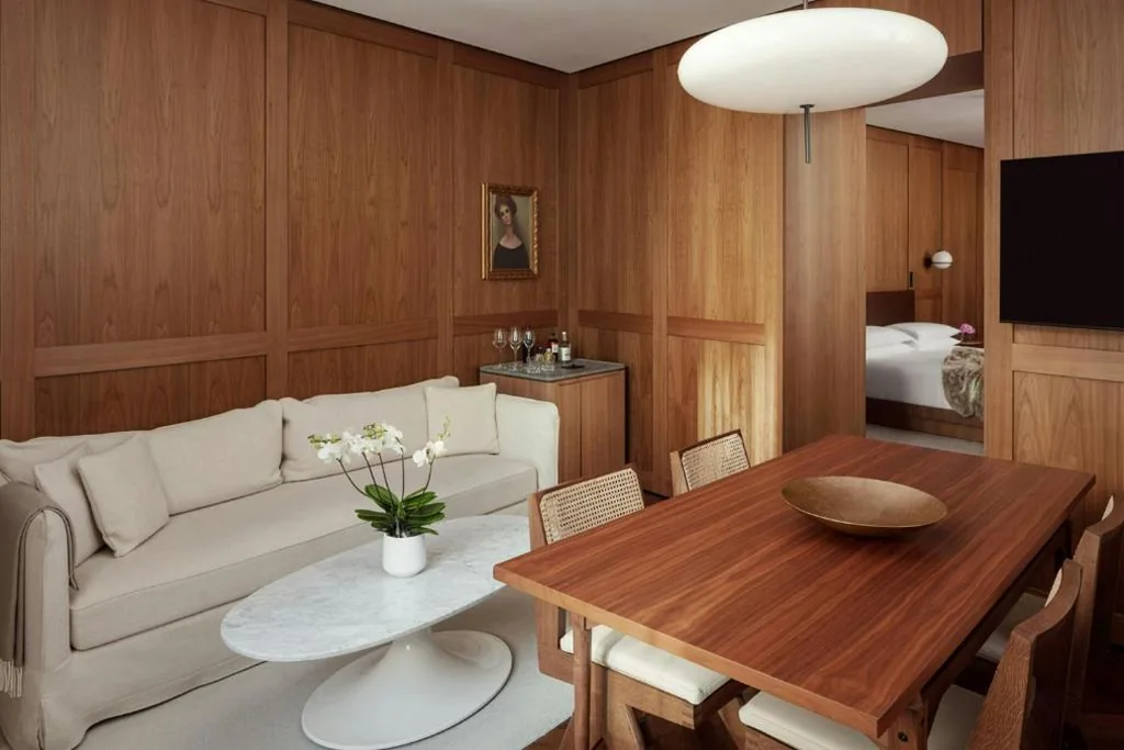 King Signature Suite — The Rome EDITION