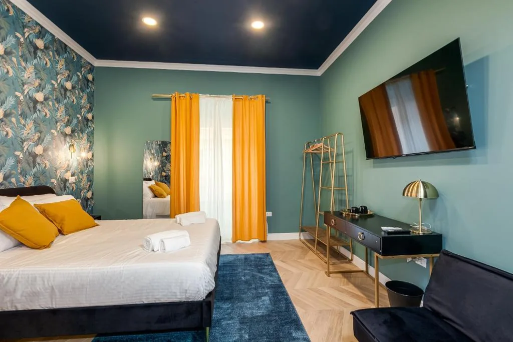 Suite King — Suri Suites