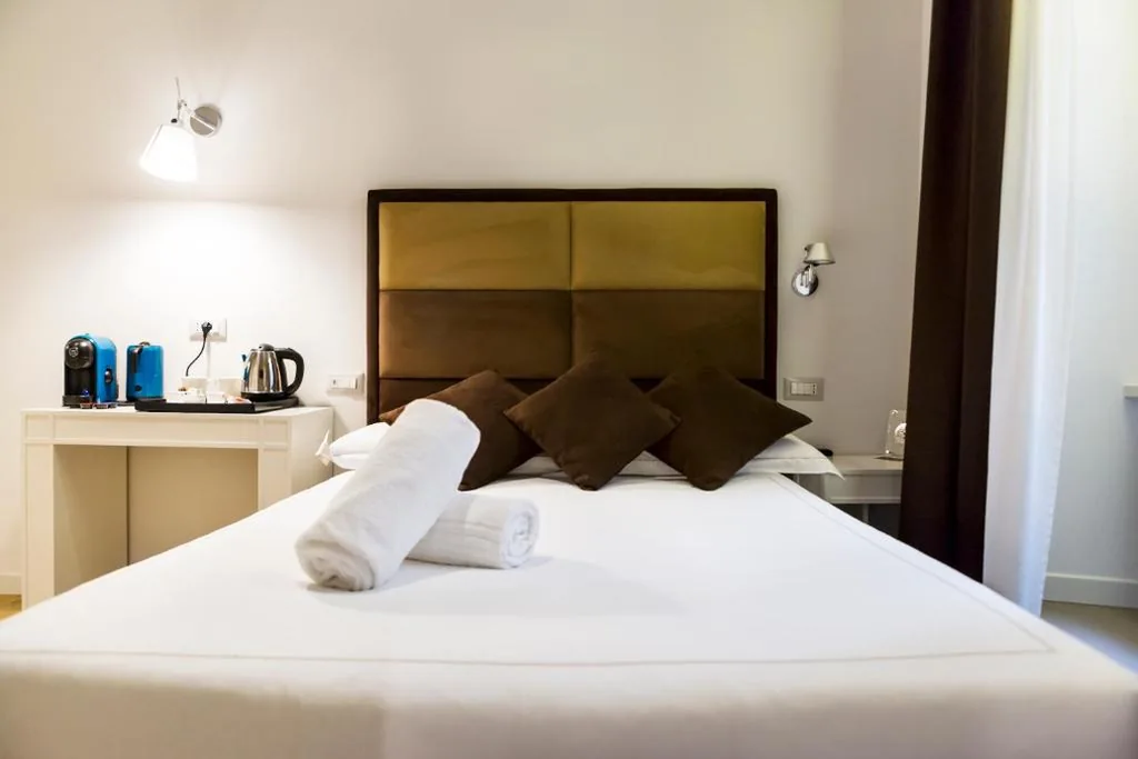 Suite Matrimoniale Standard — LaHouse Rome by Premium Suites Collection