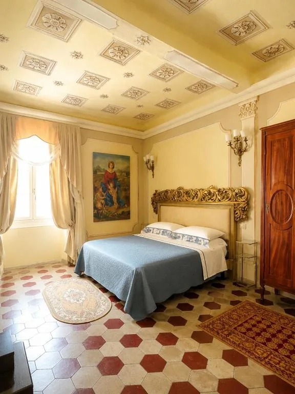 Niccolò V Suite — Palazzo Lari Sarzana – Historic Boutique Rooms