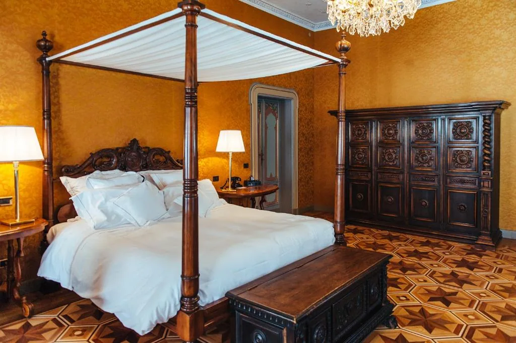 Suite Premium — Relais & Chateaux Villa Crespi