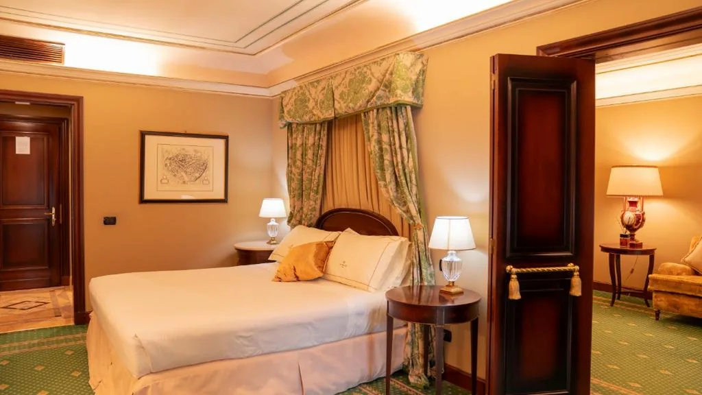 Presidential Suite — River Chateau Hotel