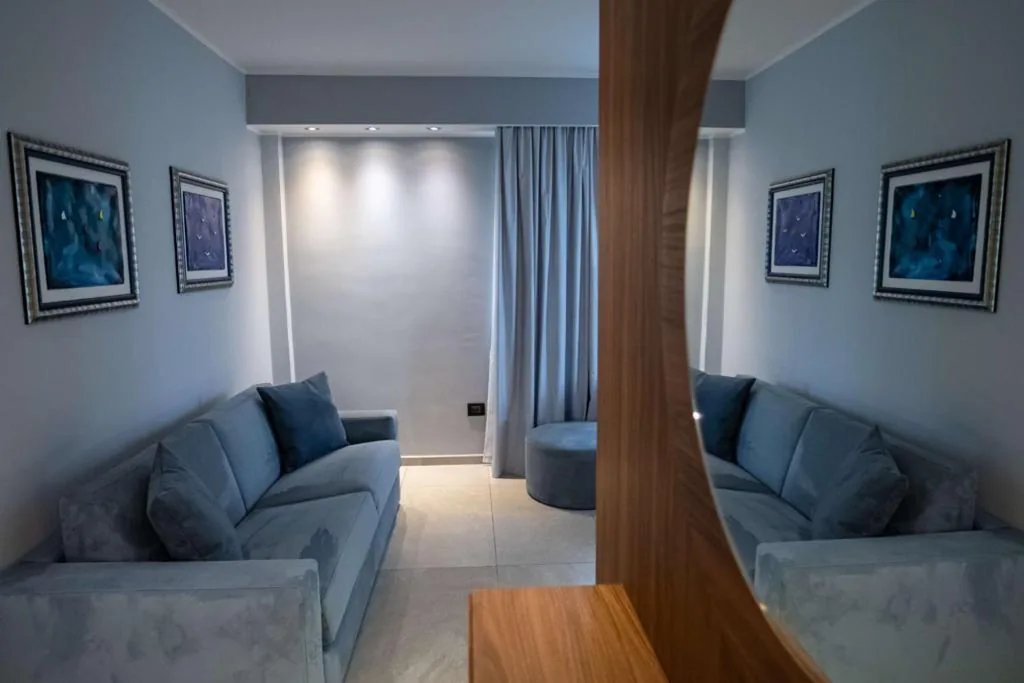 Queen Suite with Sofa Bed and Private Garden - Non-Smoking — Best Western Plus Sabaudia Hotel