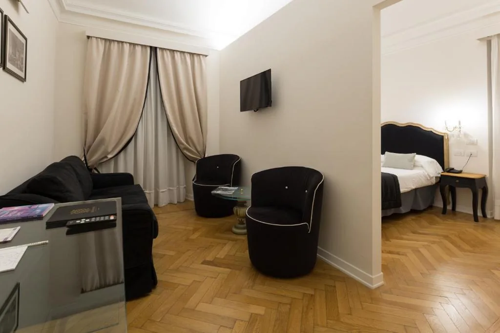 Queen Suite with Whirlpool Tub — Mediterraneo Emotional Hotel & Spa