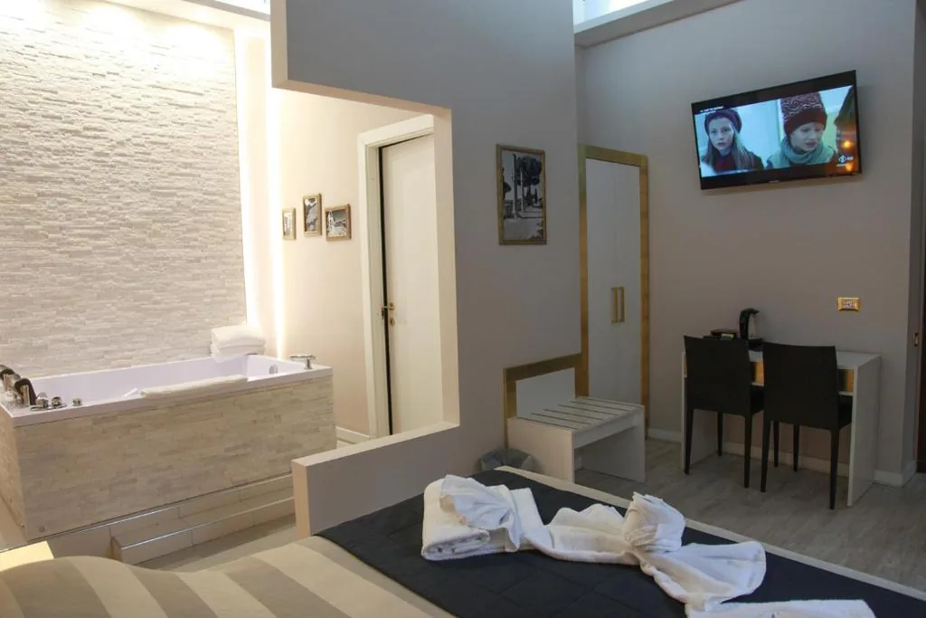 Suite Queen con Vasca Idromassaggio — Navona Nice Room
