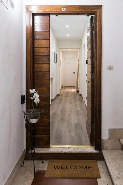Queen Suite with Hot Tub — St Peter Manor 2 – St Peter Manor 3