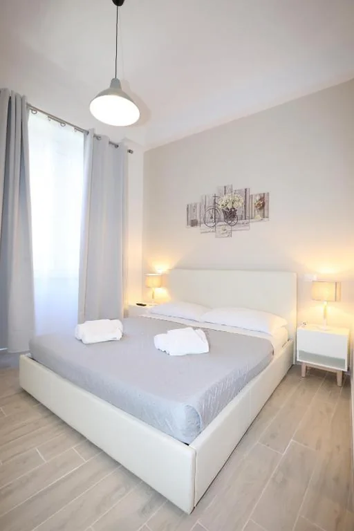 Queen Deluxe Suite — Unique luxury apartment and rooms