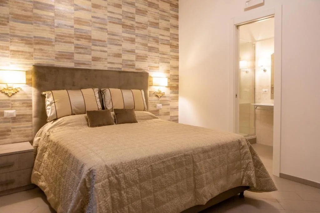 Queen Suite — Prime Vatican Suites II