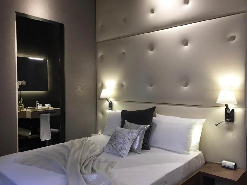 Queen Suite — Private Luxury Suites