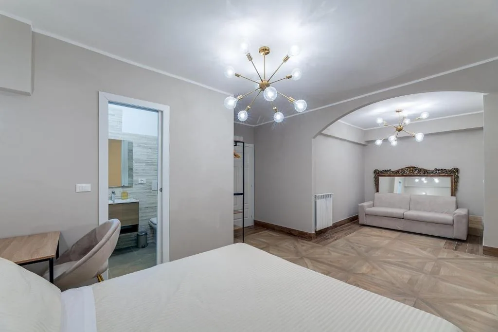 Queen Suite — Vogue Suites Rome