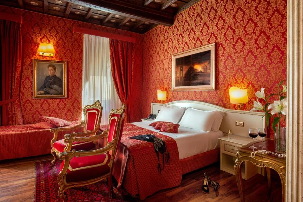 Suite — Residenza Canova Tadolini – Guesthouse