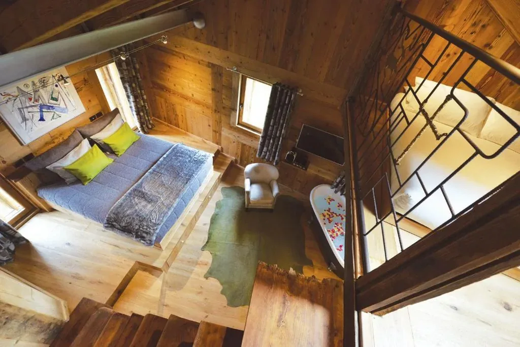 Suite Romantica — La Maison de Dolphe Chalet de Charme & Art gallery